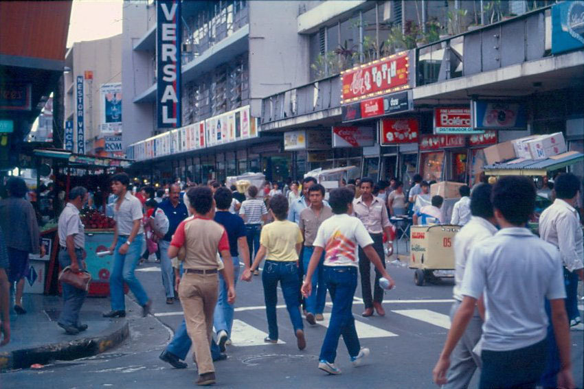 Ventas Ambulantes en San José. Autor Desconocido. 1982. 