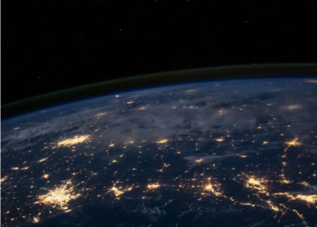 Planeta tierra vista nocturna desde el espacio. Fotografía: NASA